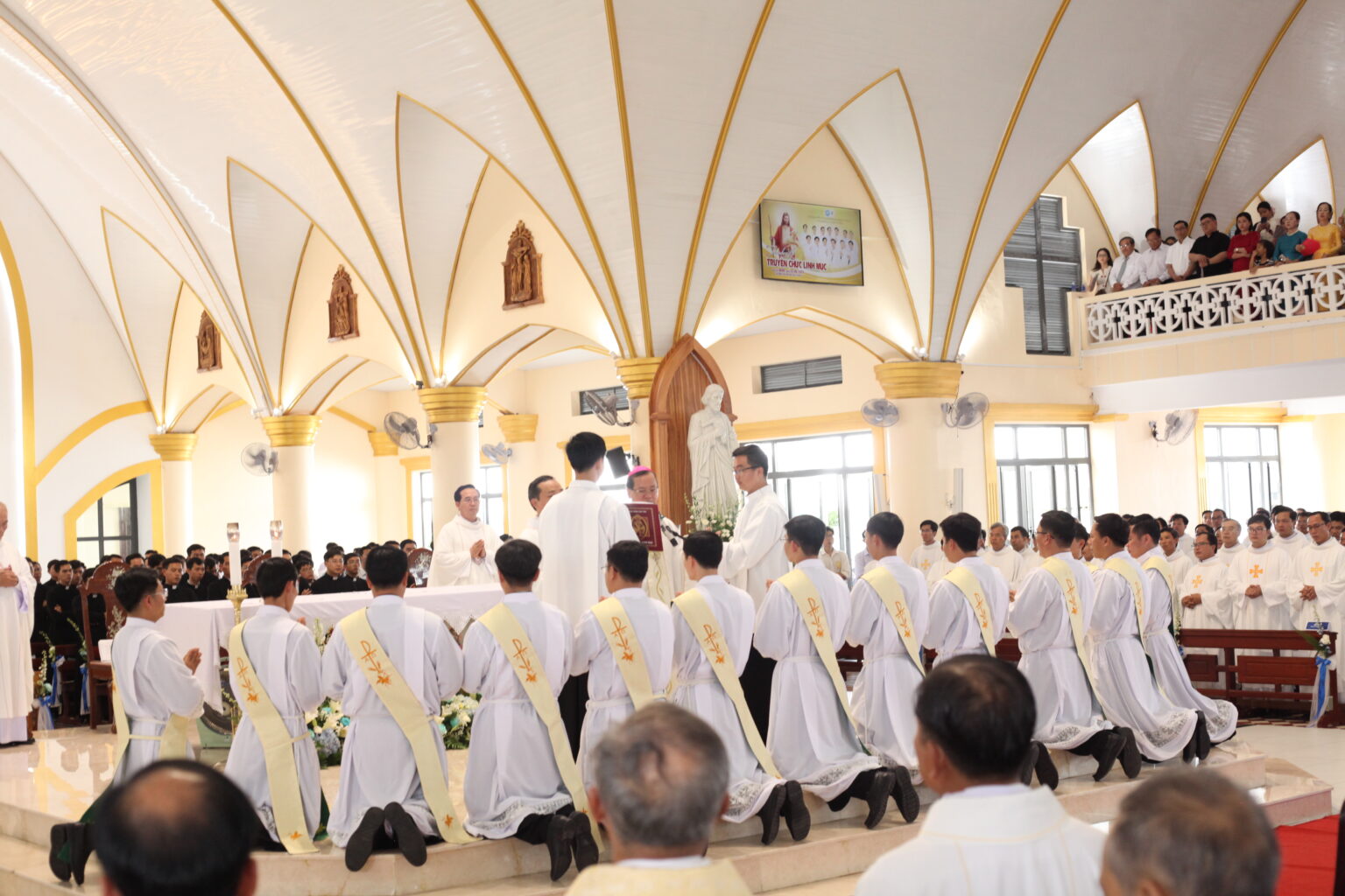 Giáo phận Cần Thơ: Hồng ân 13 tân linh mục và hành trình được sai đi